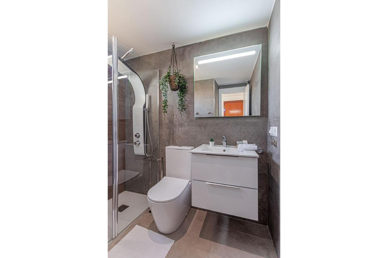 Beachfront With Spectacular Views And Swimming Pool Benalmadena Luaran gambar