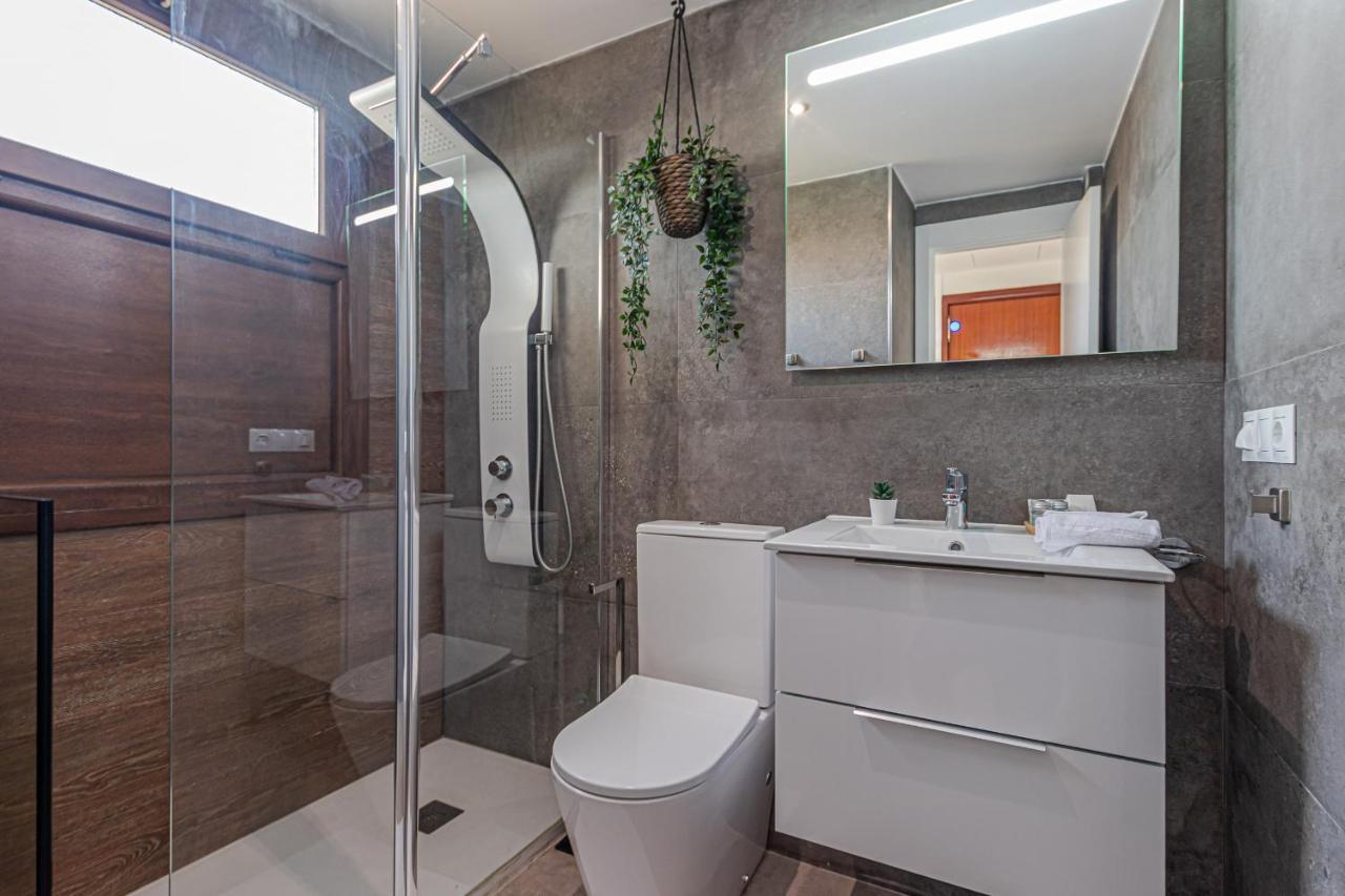 Beachfront With Spectacular Views And Swimming Pool Benalmadena Luaran gambar