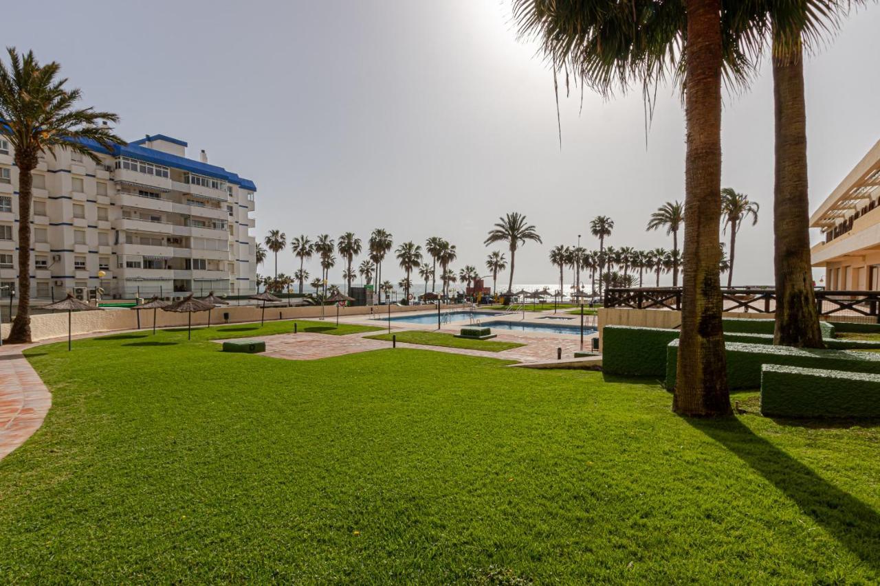 Beachfront With Spectacular Views And Swimming Pool Benalmadena Luaran gambar